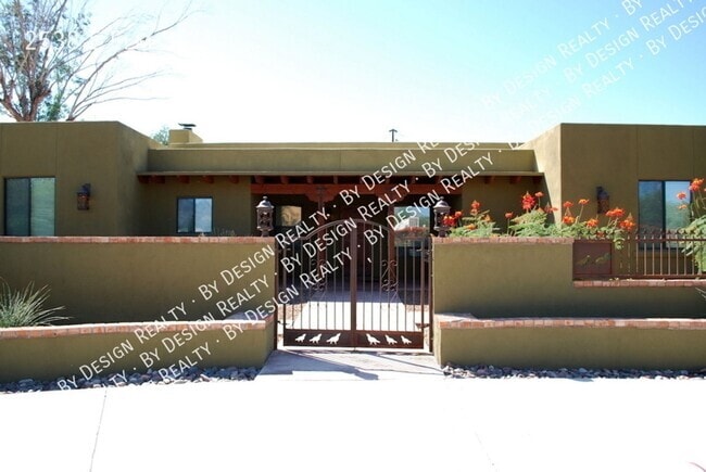 Building Photo - Blenman Elm 4 Bed 3 Bath Custom Home