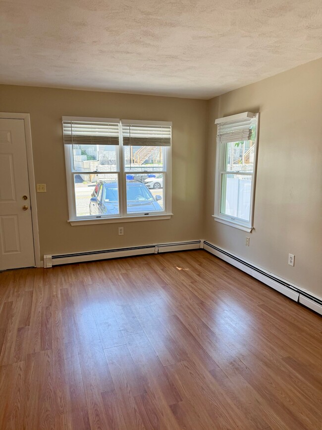 Photo - 730 Manton Ave