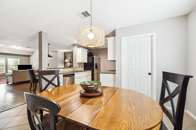 Photo - 1138 W 25th St Unit E