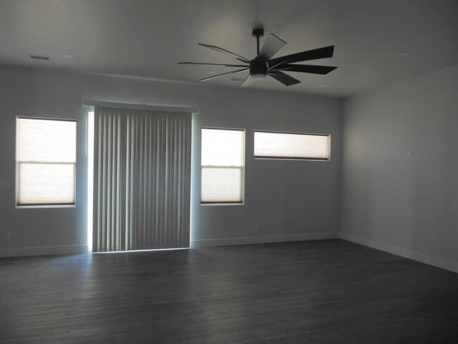 Photo - 695 Anela Ln