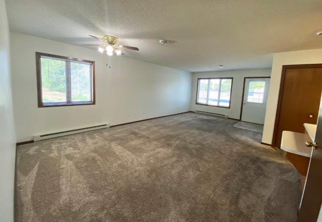 1411 W Elm Ave