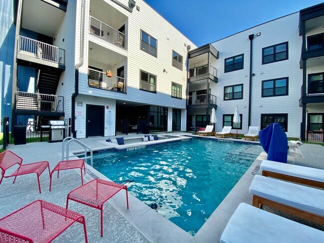 Photo - Stylish 3 Bedrooms 2 Bathrooms with Top-Tier Amenities Condo in East Austin!!!