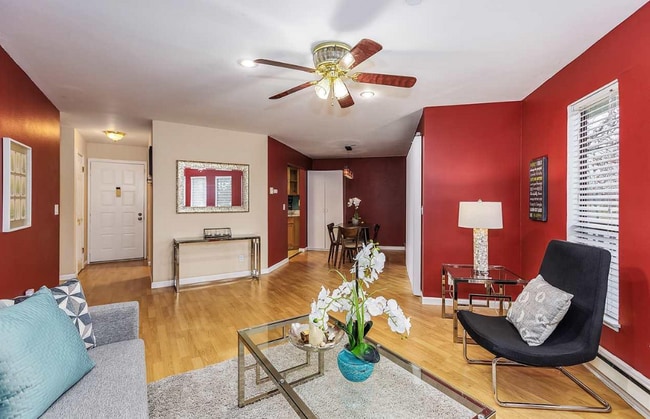 Photo - 1980 Barrymore Common