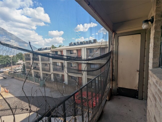 Building Photo - 3000 Guadalupe St