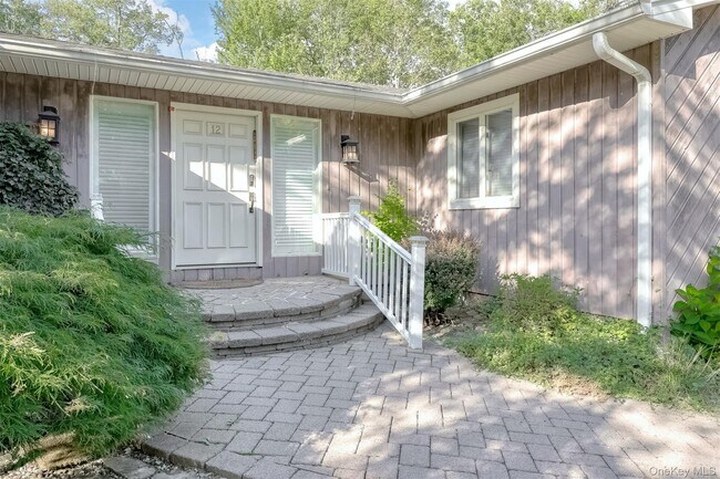 Photo - 12 Evergreen Ct