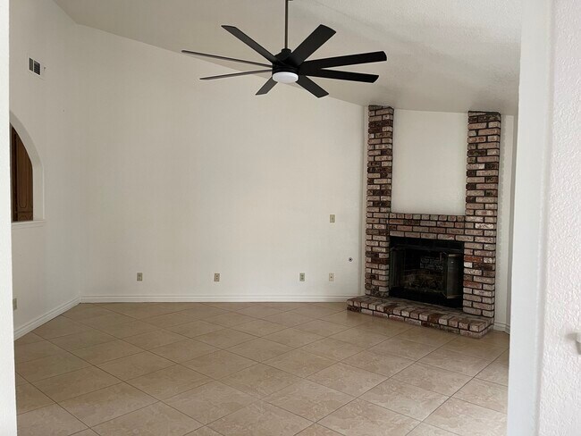 Photo - 1691 Yorktown Ct