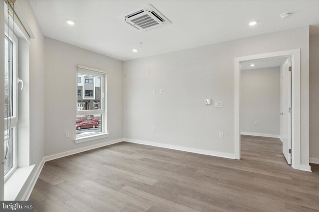 Photo - 3449 Scotts Ln Unit B202