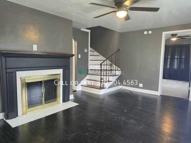 Photo - 2119 Maple Ave NE