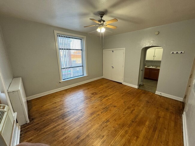 Photo - Large one room efficiency with large kitchen Unidad Apart #35