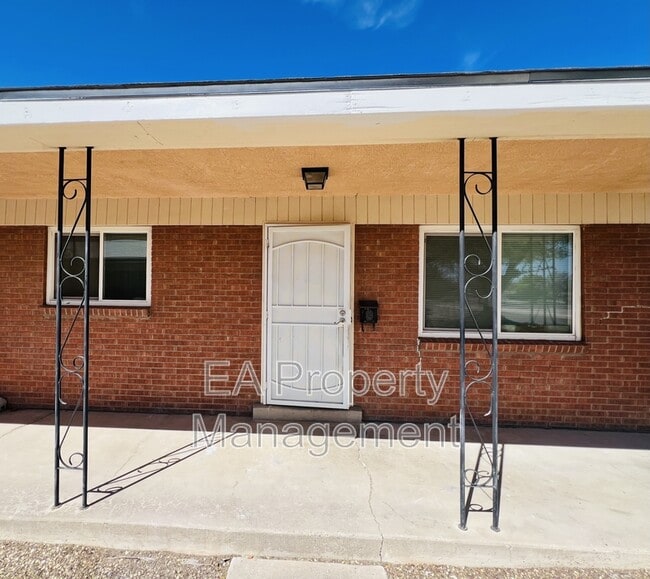 Building Photo - 1129 Georgia St SE Unit 1