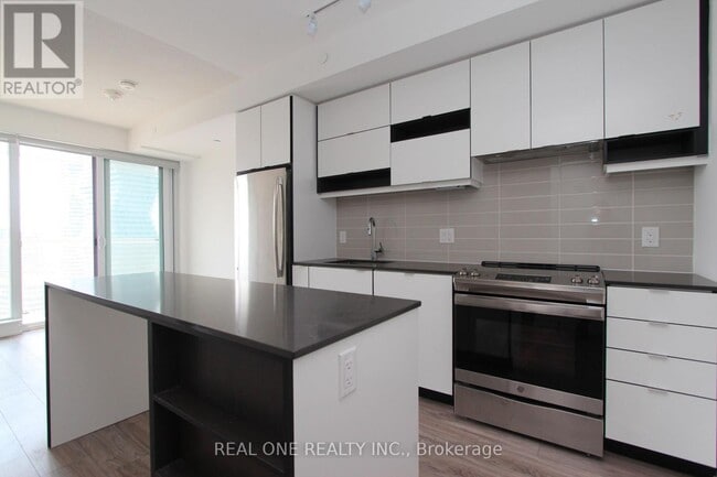 Photo - 4065 Confederation Pkwy Unit 1809