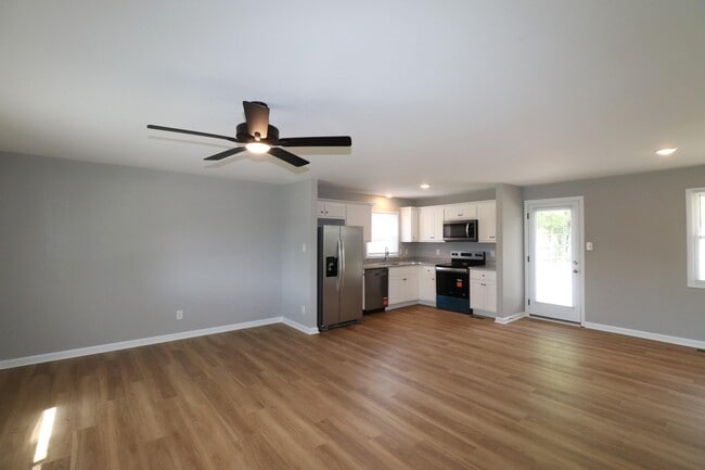 Photo - 115 Lynnwood Dr