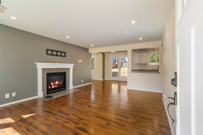 Photo - Light-Filled 3BR Home w/ Large Fenced in Yard