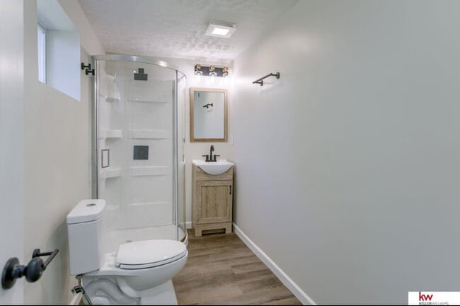 Building Photo - 3304 Redick Ave