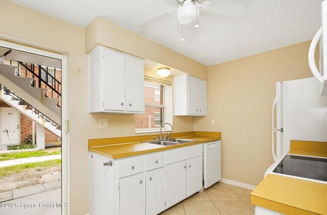 Photo - 190 E Olmstead Dr