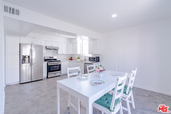 Photo - 1017 S Bedford St Unit 2