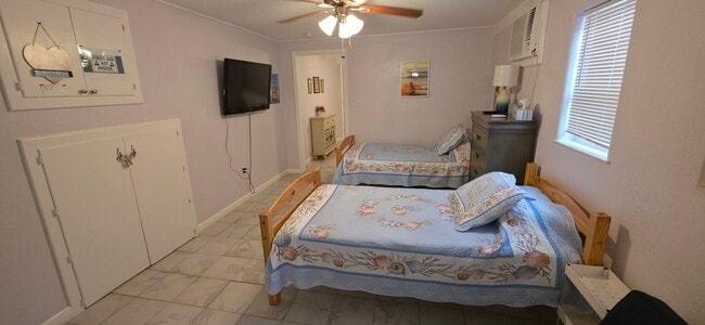 Building Photo - 1915 Avenue O 1/2 Unit A