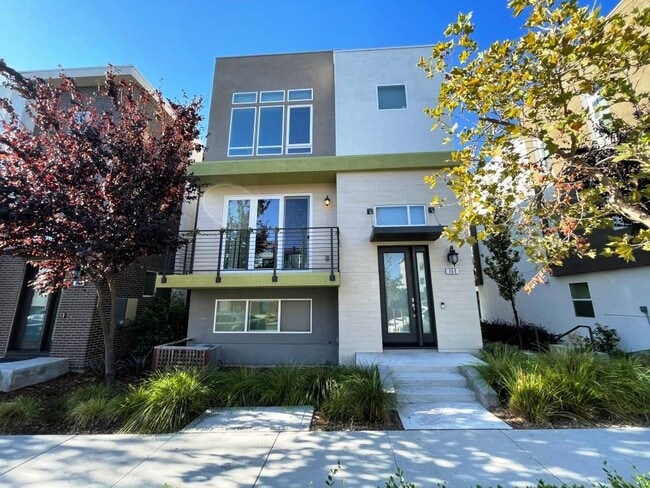 Photo - 168 Llano de los Robles Ave