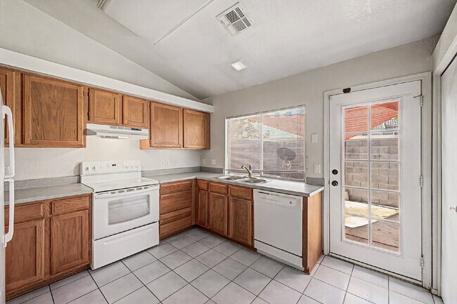 Photo - Welcome home to this charming 2-bedroom, 2-bath residence in the heart of Chandler! Unit 1041