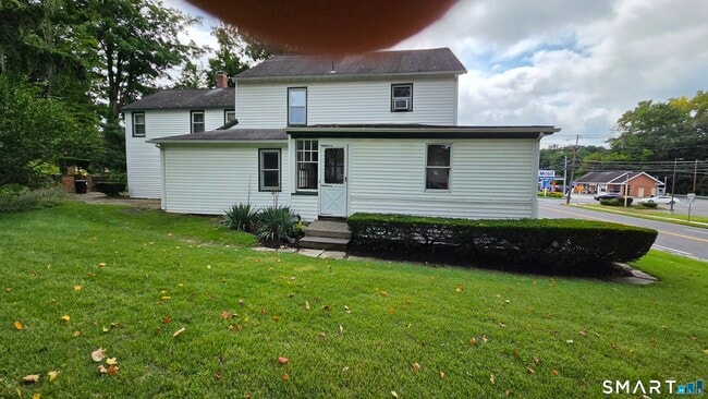 34 Grassy Plain St Unit 3