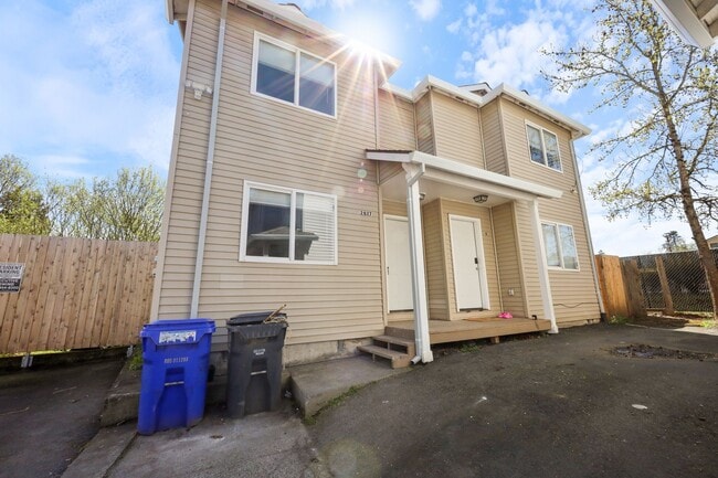 Photo - 2-Bedroom Duplex in SE Portland