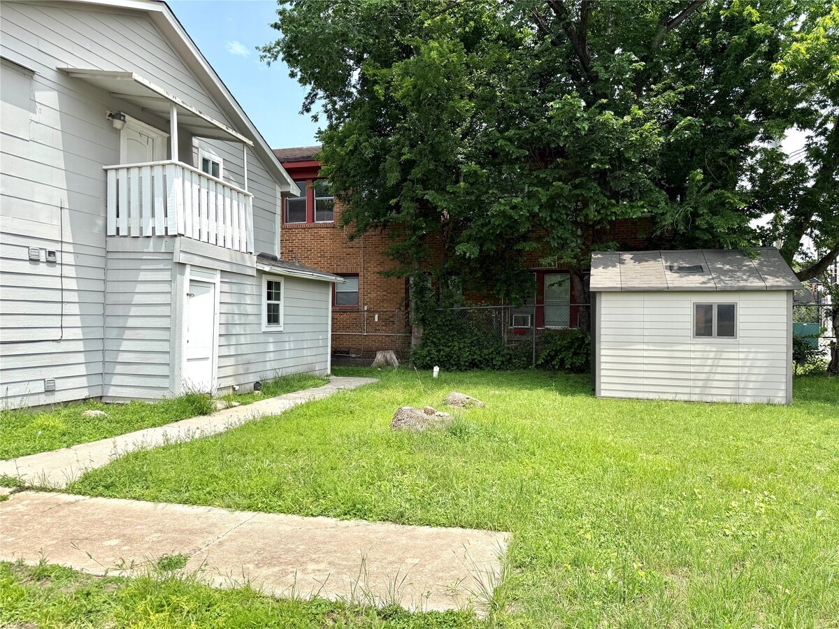 Photo - 421 Sidney St
