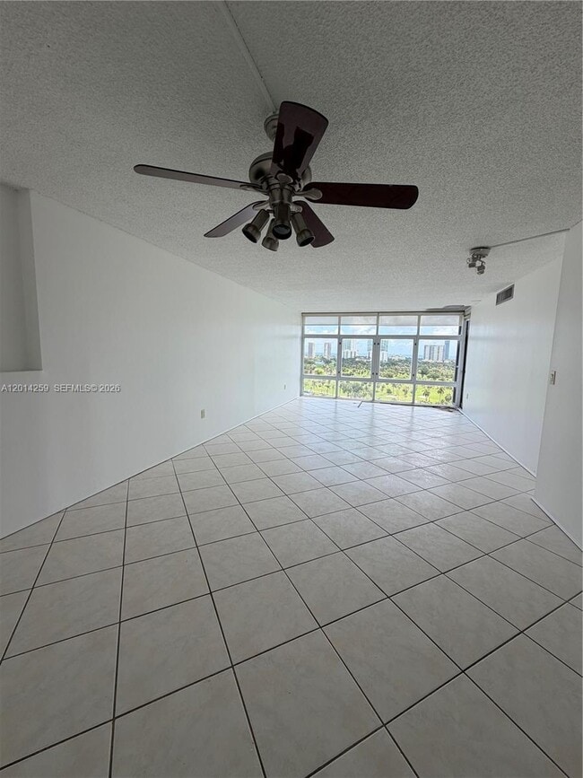 Photo - 20100 W Country Club Dr Unit 1606