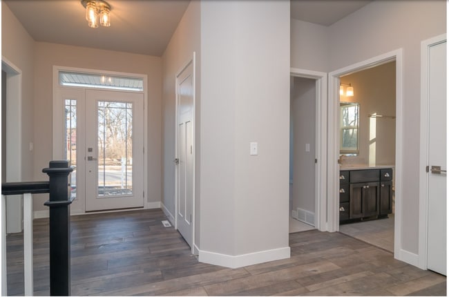 Photo - 615 Clear Pond Way
