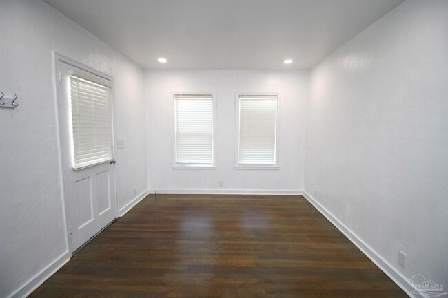 Photo - 315 Flannan Rd