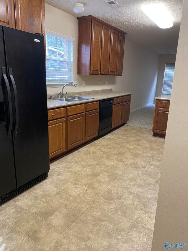 Photo - 219 Shadow Ct SW