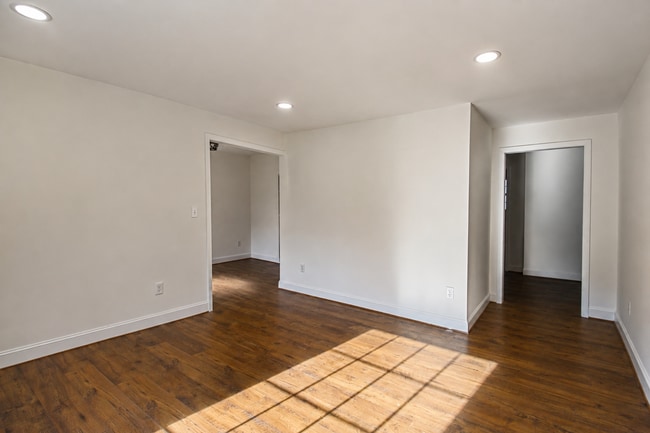 Photo - 826 North Dr
