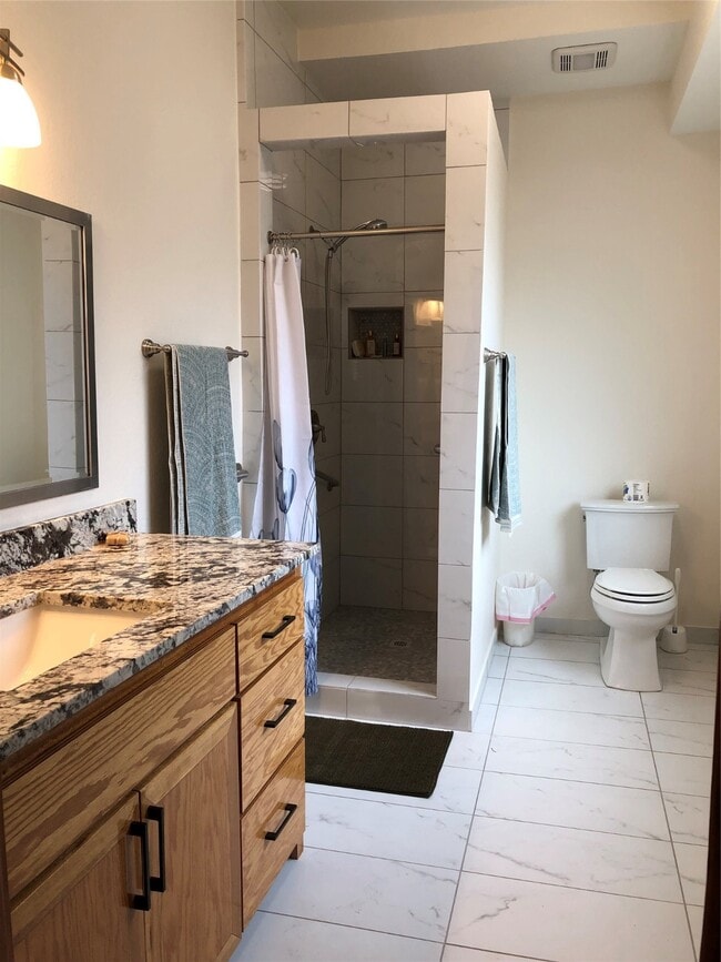 Photo - 1916 Hardy St