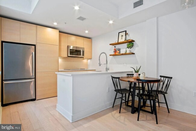 Photo - 3606 Rock Creek Church Rd NW Unidad 101