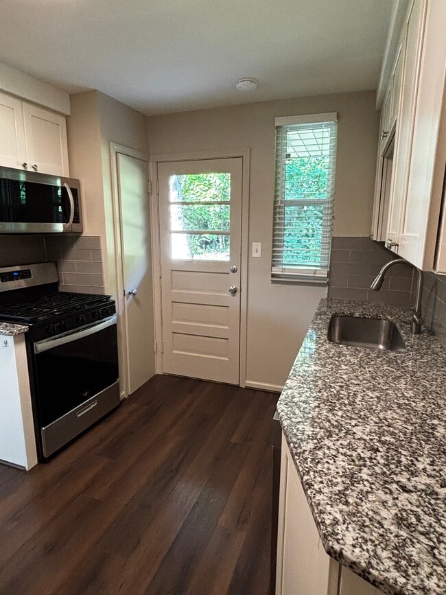 Photo - 2709 Glenview Ave