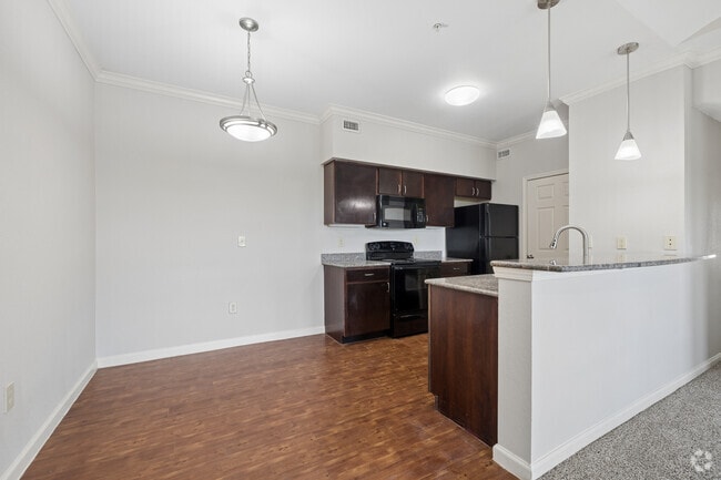 The Alexander 2BR, 1BA - 899SF - Dining Room - Oxford at Country Club