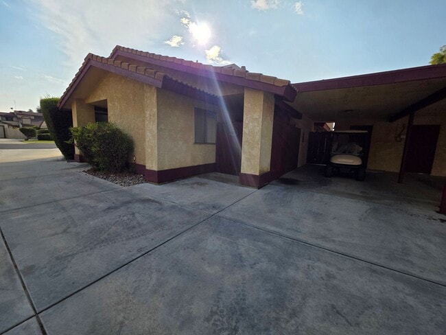 Photo - 2 bedroom 1 bathroom condo near Country Club!