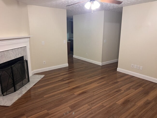 Photo - 5115 Twin Oaks Ln