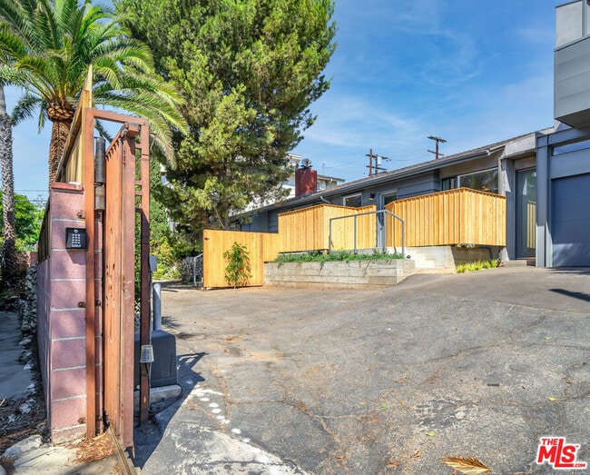 Photo - 3436 S Centinela Ave