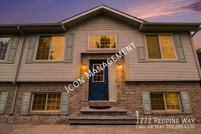 Photo - 1272 Redpine Way