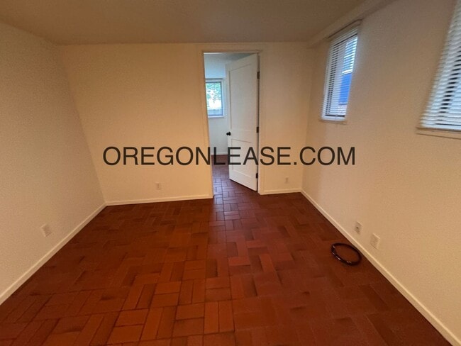 Photo - 1 bedroom 1 bath downtown apartment - available now Unit 1223 Ferry st #6