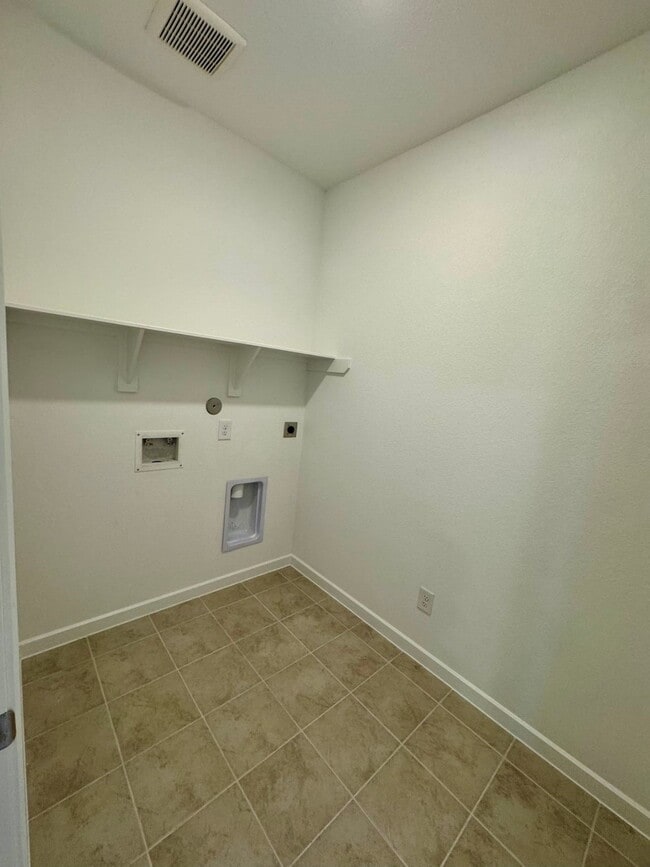 Photo - 9743 Lucky knot Ln