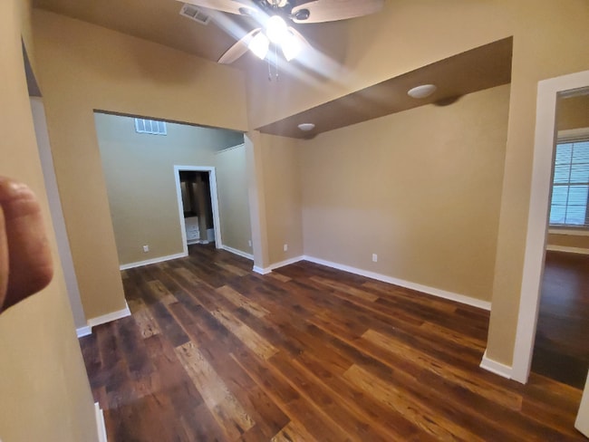Photo - 603 N Trinity St