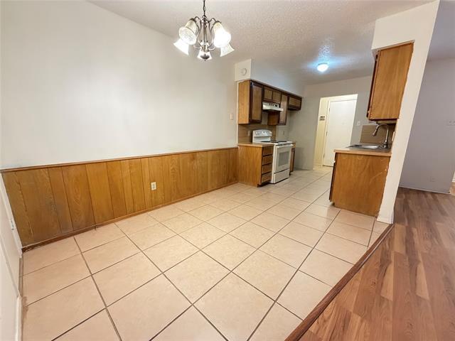 Photo - 425 Signal Hill Ct N