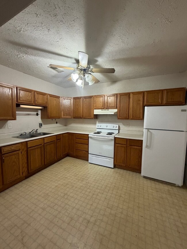 Photo - 101 W Main St Unit A