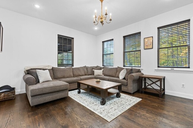 Photo - 17 Curtis Dr