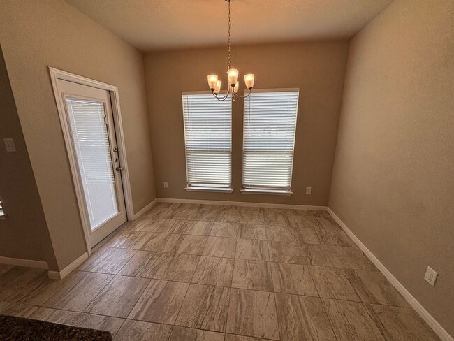 Photo - 7717 Hickman St