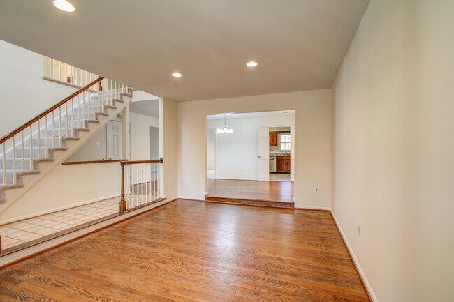 Photo - 7403 Crestberry Ln