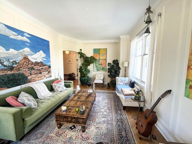 Photo - 925 E Wells St