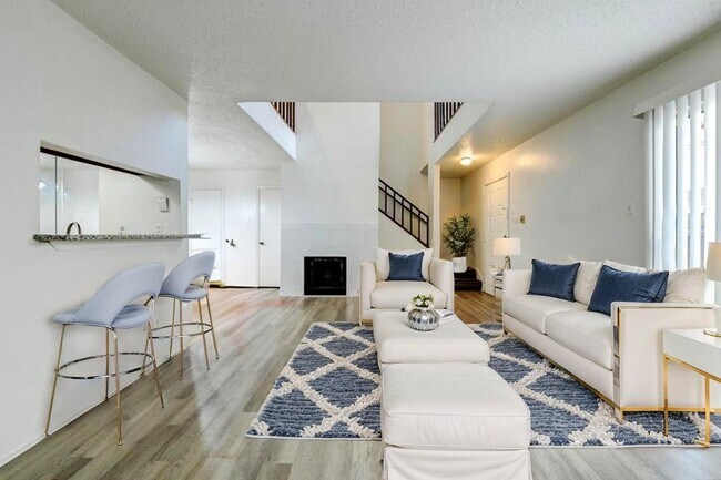 Photo - 3915 Tanglewilde St Unit 3915