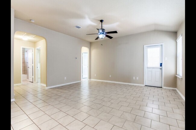 Photo - 5610 Medina Farm